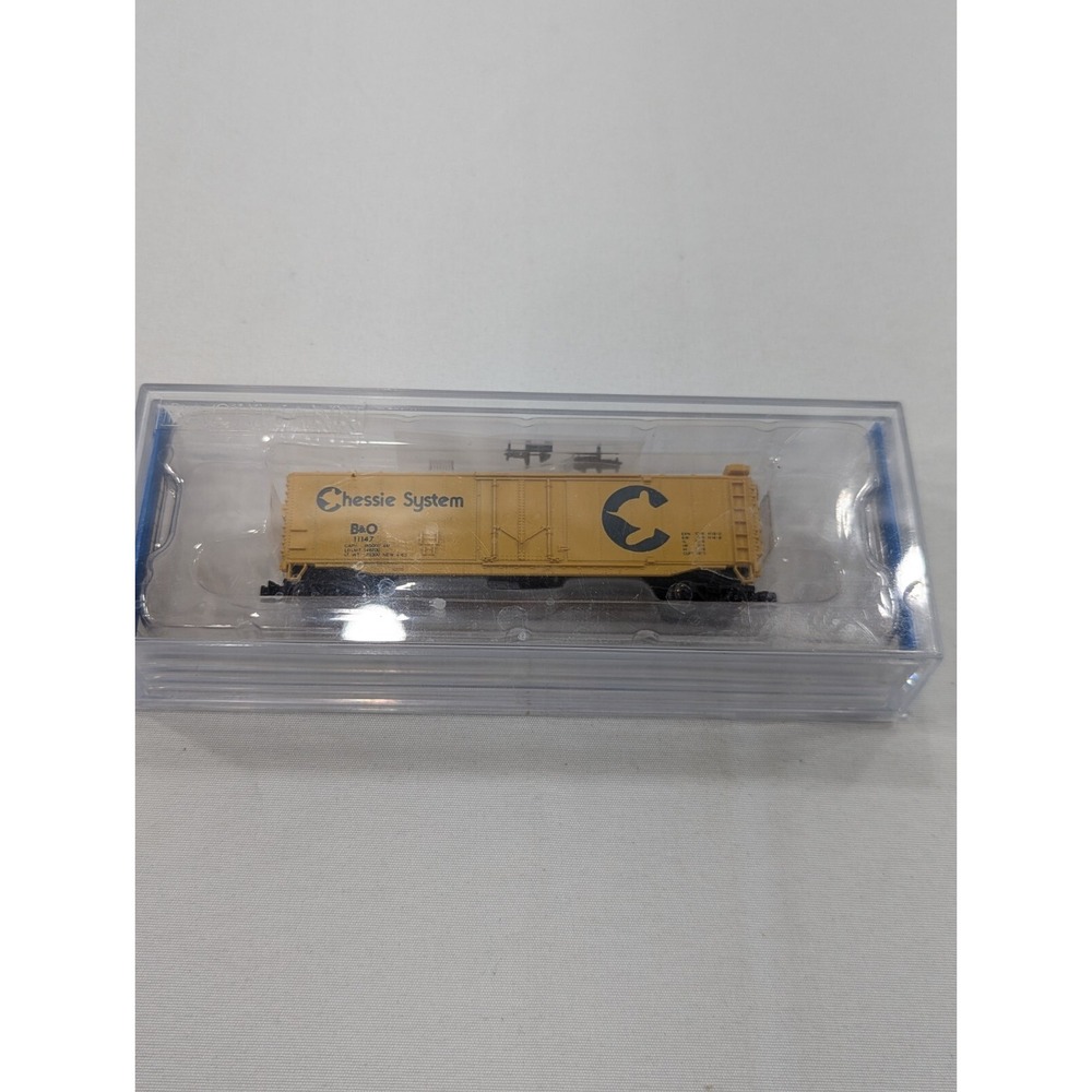 New Bachmann - Ho Scale - Plug Door Chessie System B&O‎ Boxcar #71059